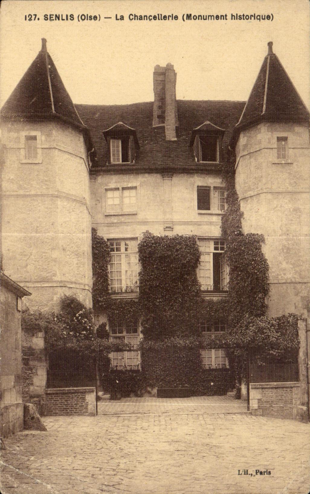 CPA Senlis (Oise) the Chancellery (Historic building)