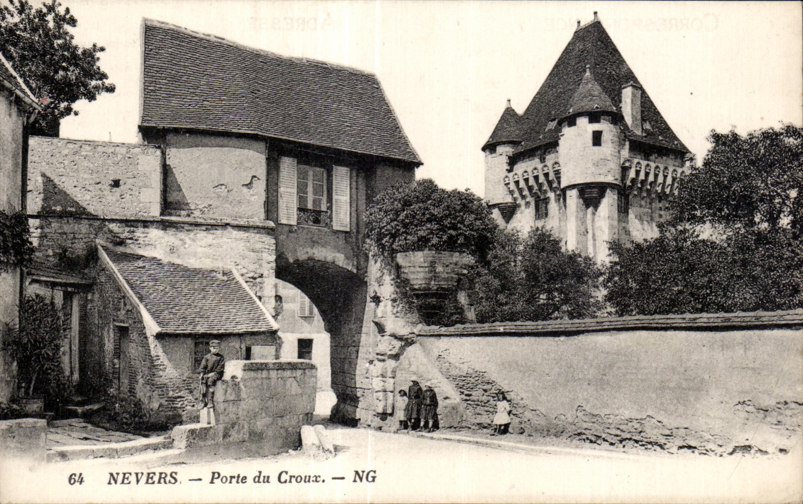 Puerta de CPA Nevers del NG de Croux