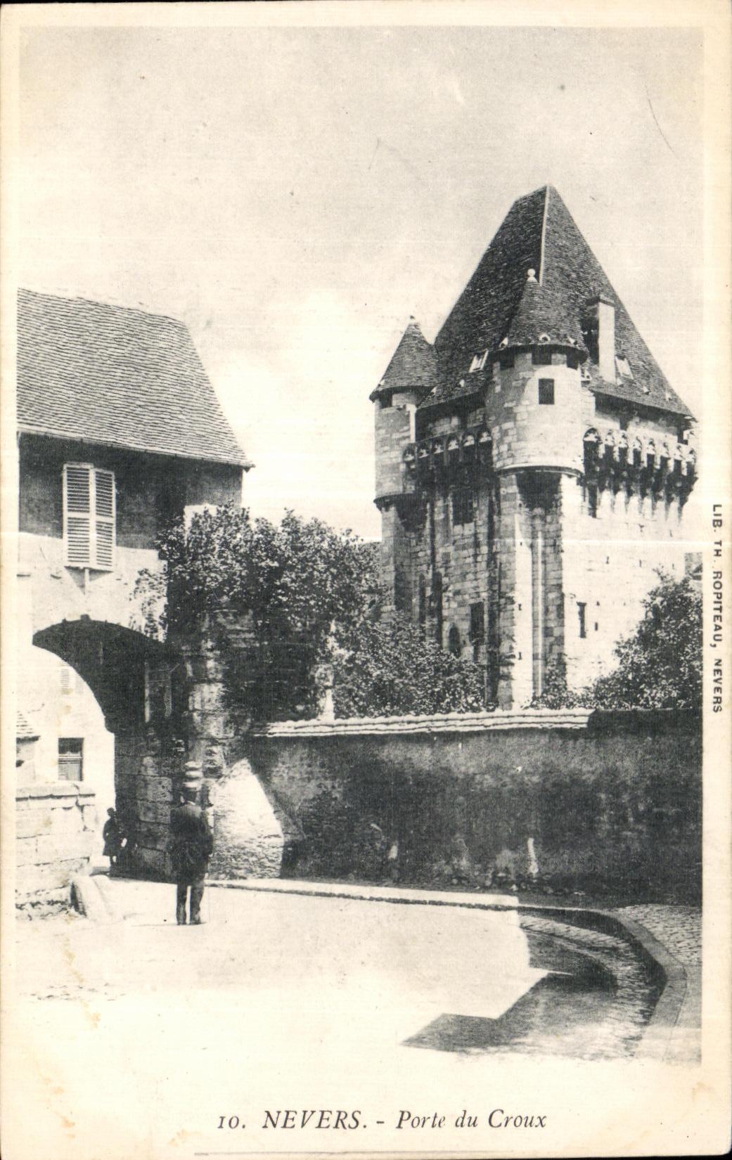 Puerta de CPA Nevers de Croux