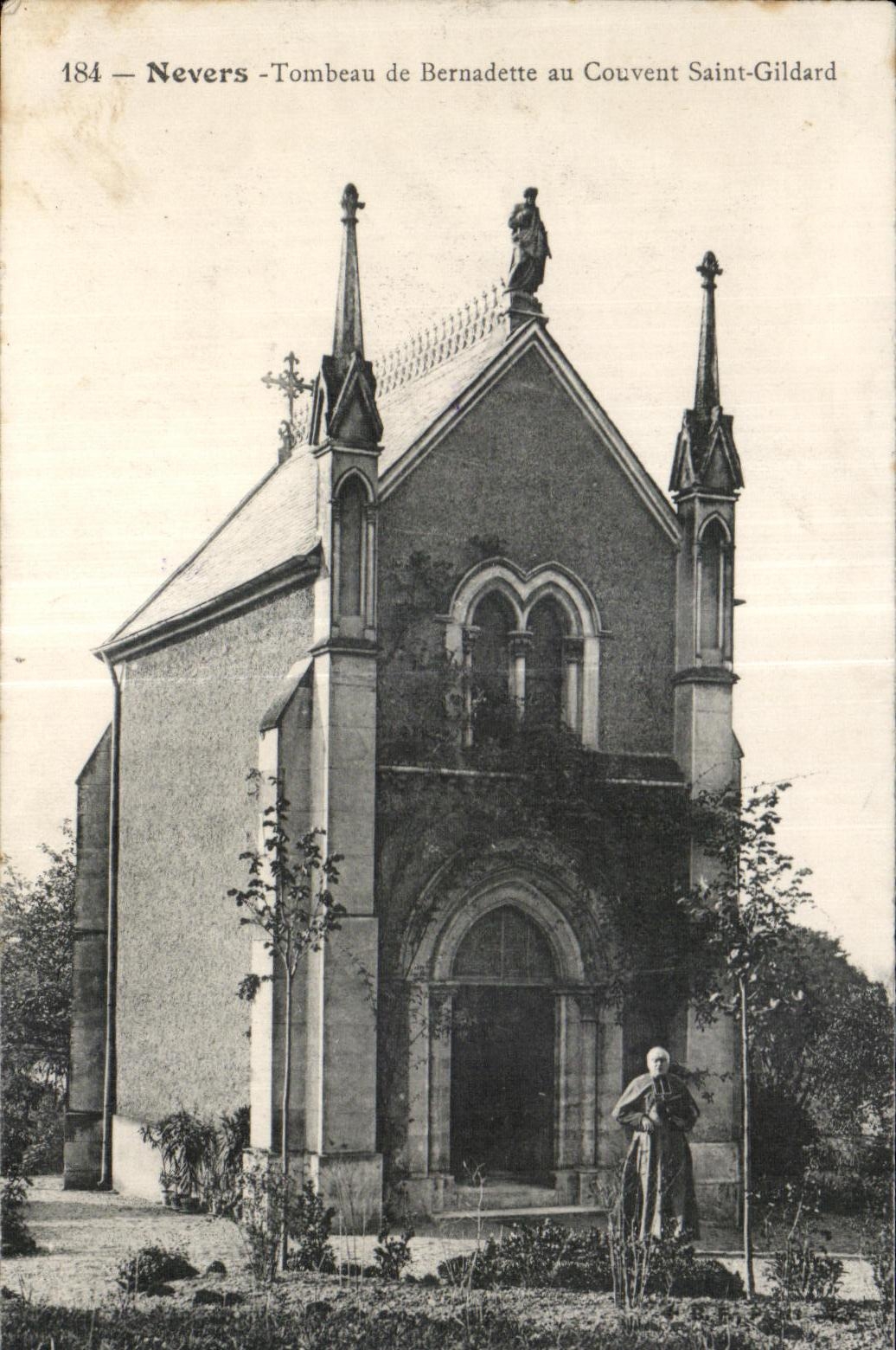 Tumba de CPA Nevers de Bernadette al santo Gildard del convento