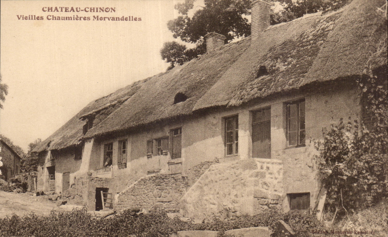 CPA Chinon Castle Old Morvandelles Thatched cottages
