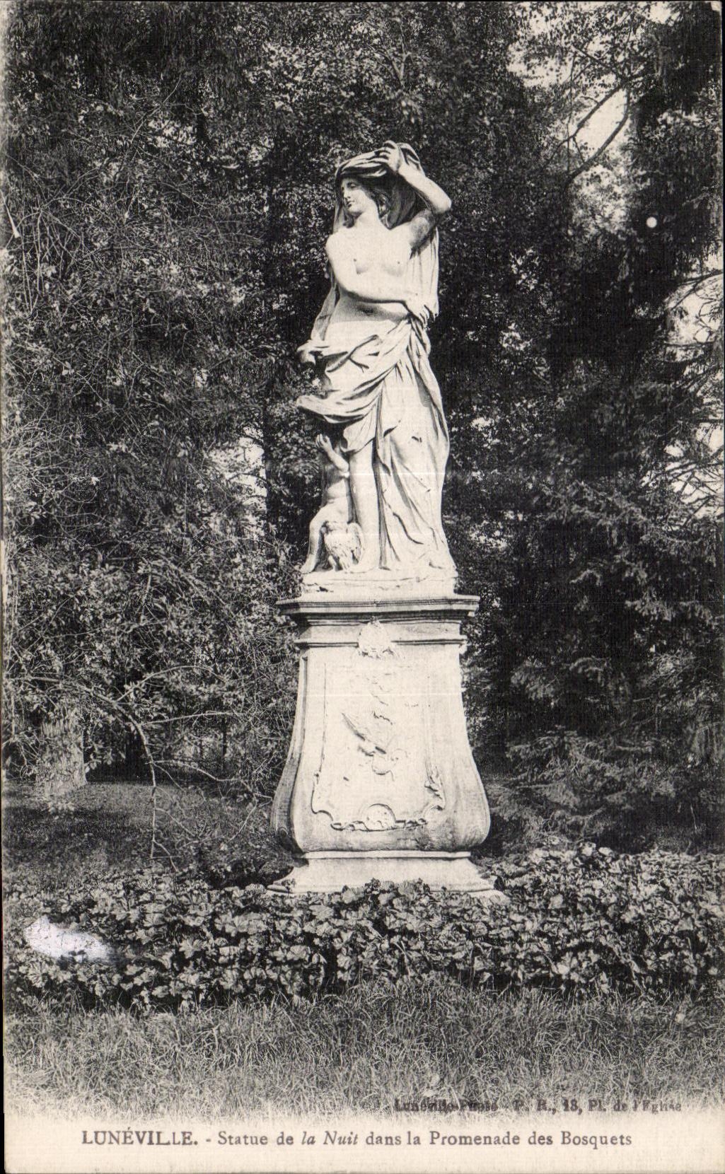 CPA Luneville Statue de la Nuit dans la Promenade des Bosquets