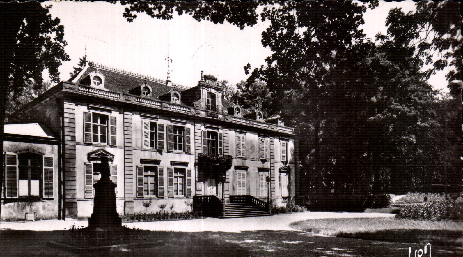 CPA Bourbonne les bains (Hte-marne) L Hotel de ville
