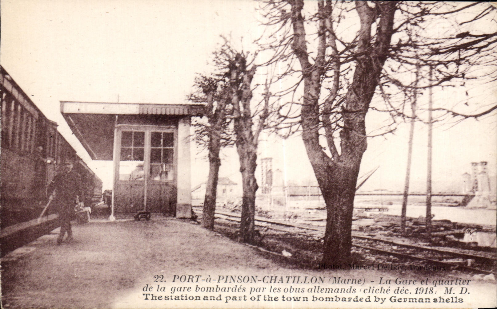 CPA Port Train station has Pinson Chatillon and district of the station