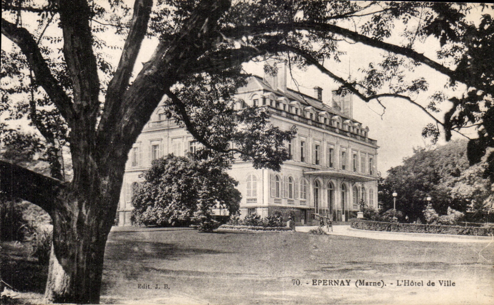 CPA Epernay L hotel de ville