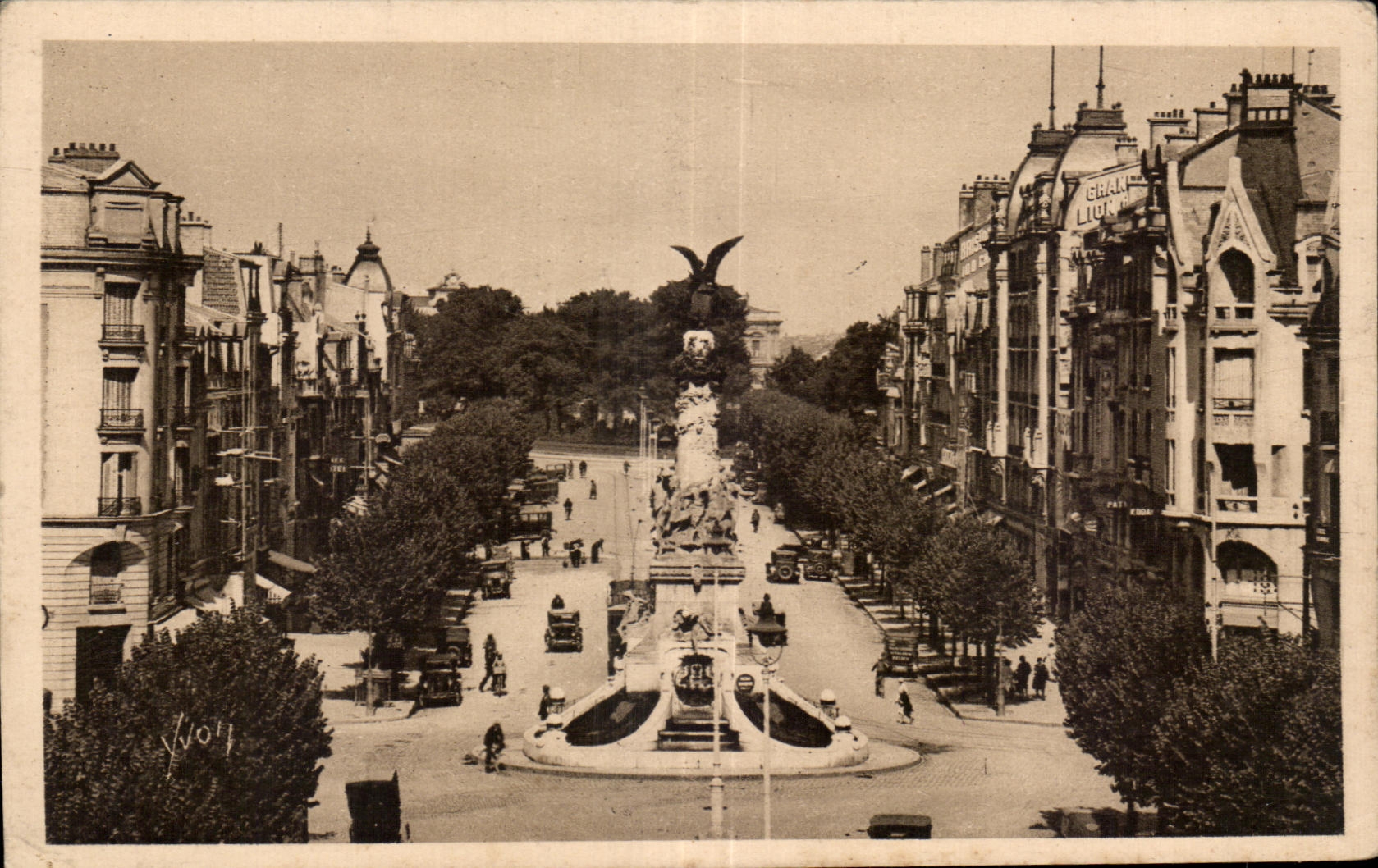 CPA Reims the Sube fountain and place Drouet Erlon