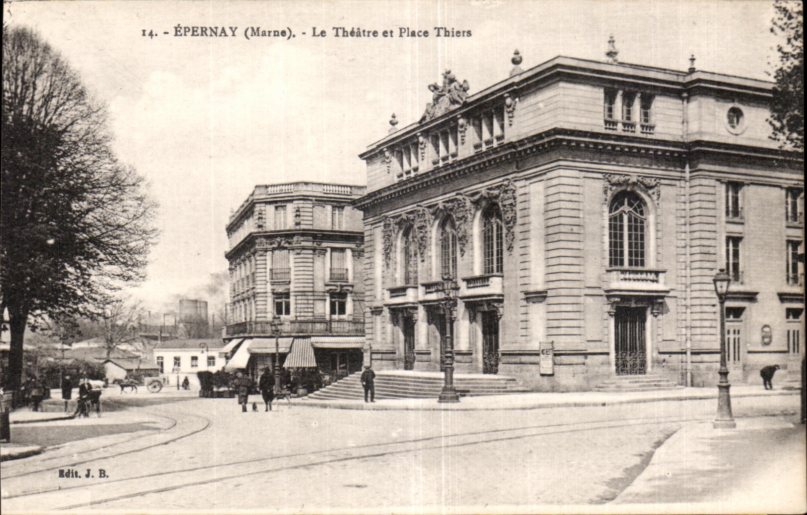 CPA Epernay Le theatre et place Thiers