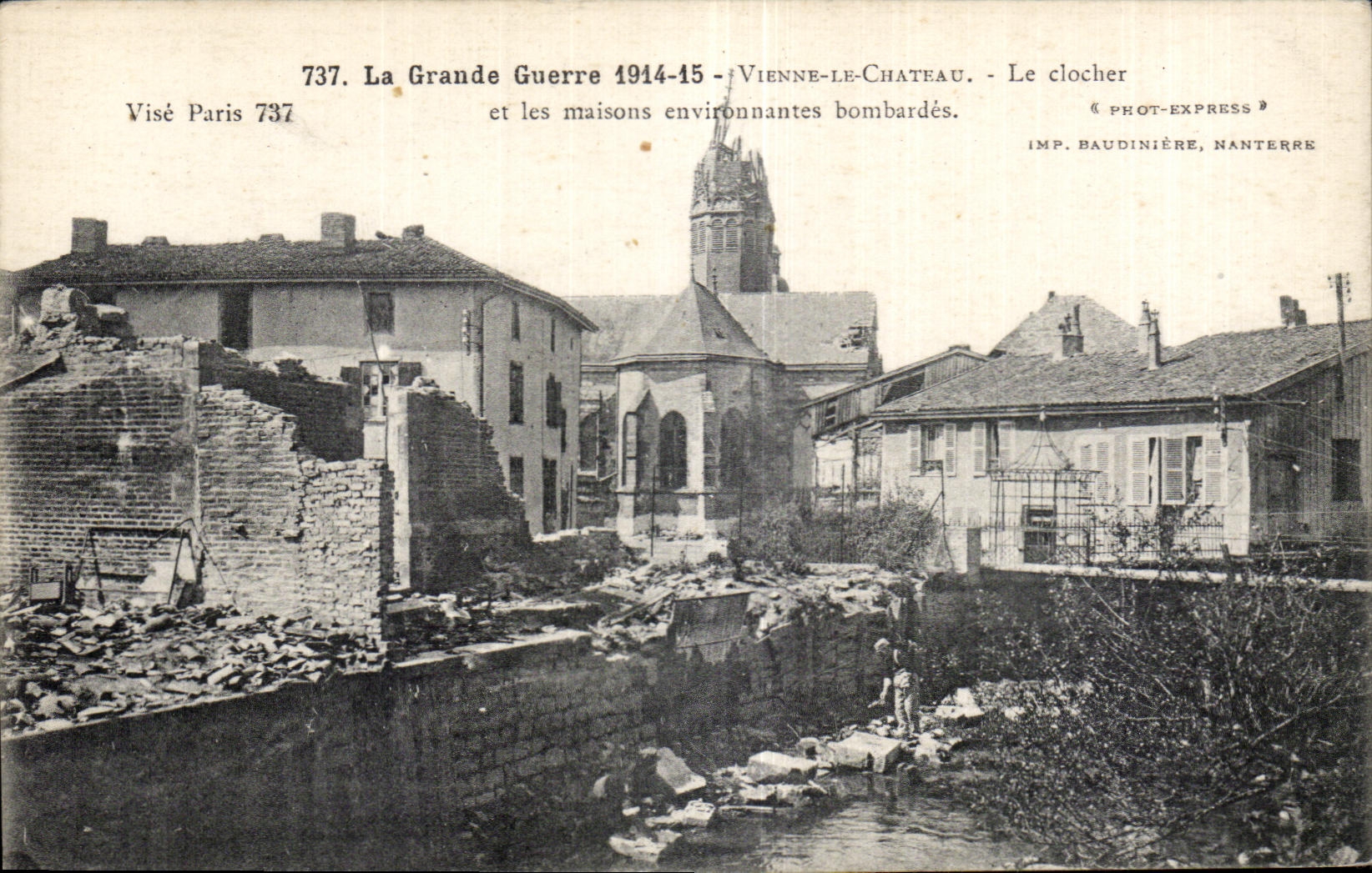 CPA Vienna the Castle the bell-tower and surrounding houses bombardees