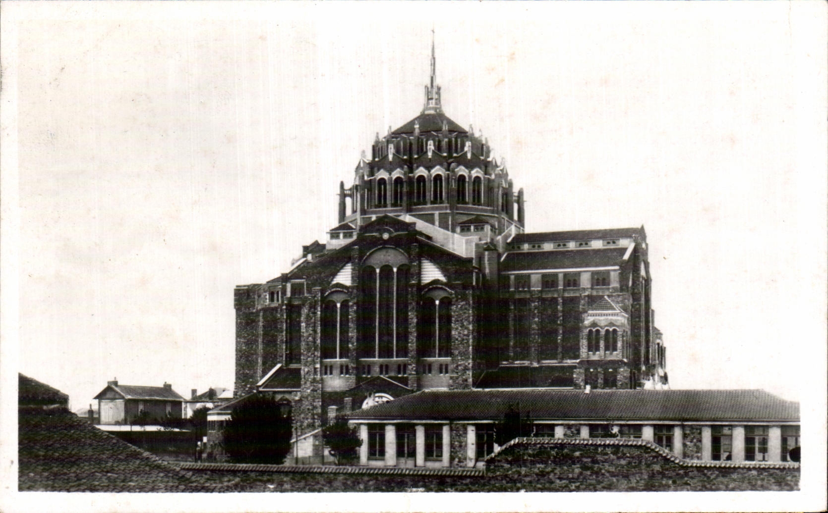 CPSM Cholet Eglise du Sacre coeur 