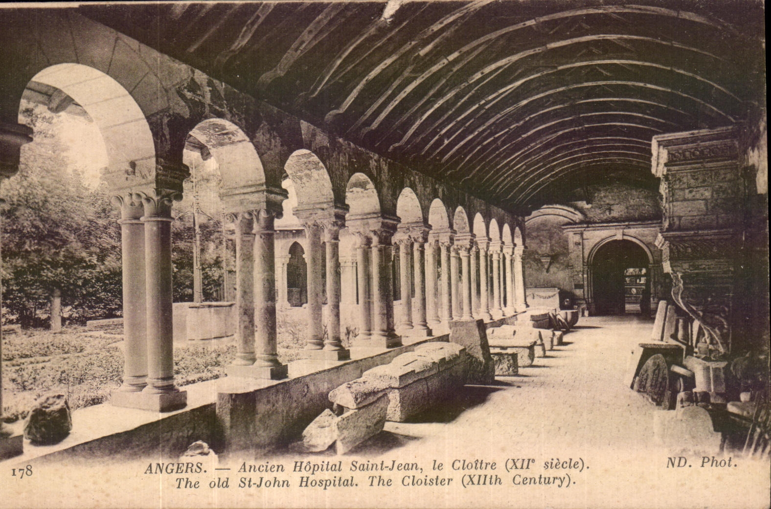 CPA Angers Old hospital Saint Jean the cloister