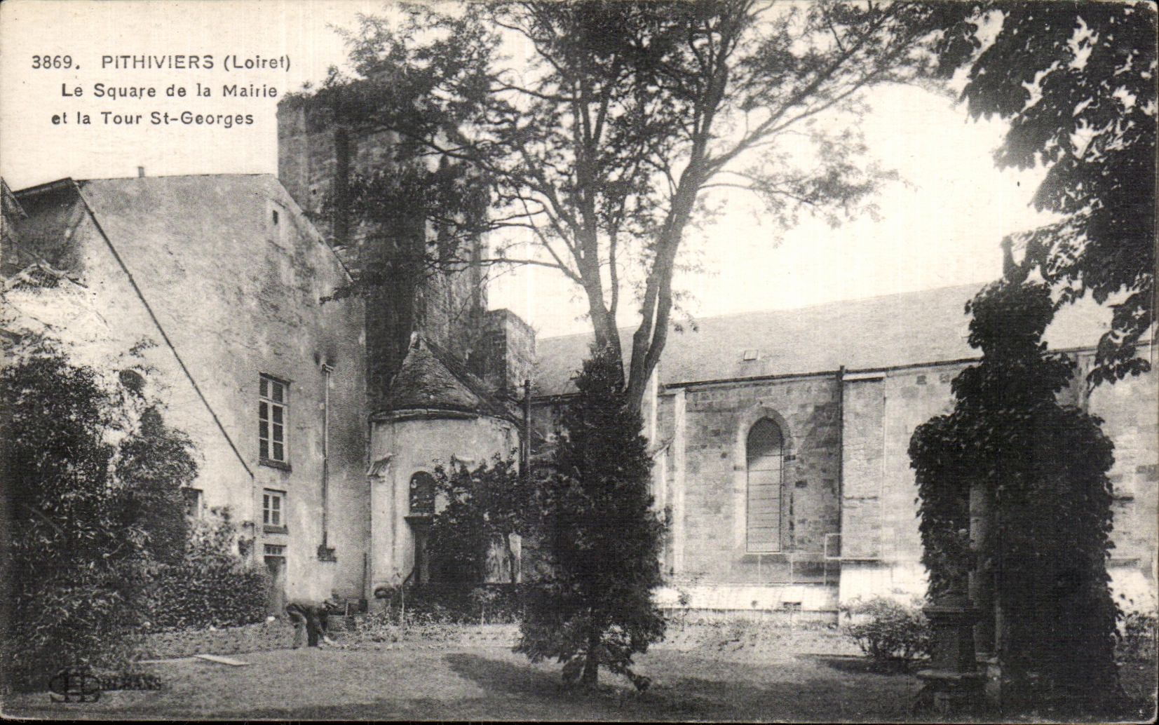 CPA Pithiviers Le Square de la Malrle et la Tour St Georges