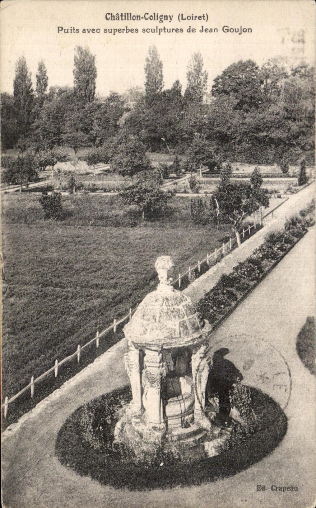 CPA Chatillon Coligny Well with superb sculptures of Jean Pin