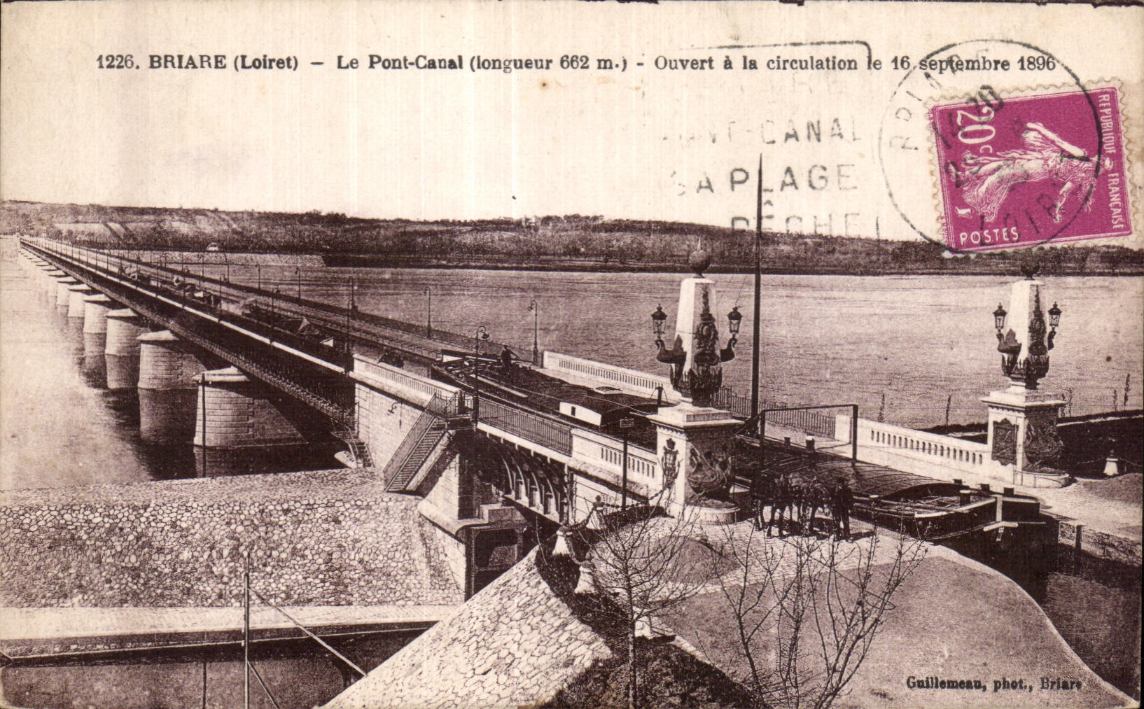 CPA Briare (Loiert) the Bridge Canal Open to circulation September