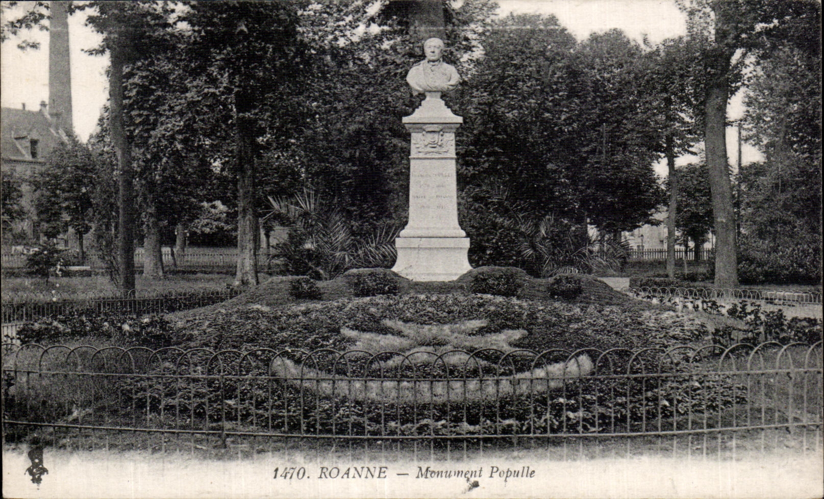 CPA Roanne Populle Monument