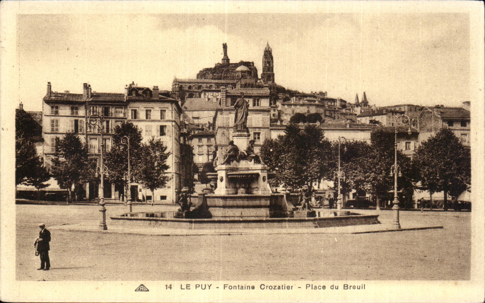 CPA Le Puy Fontaine Corzatier Place du Breull