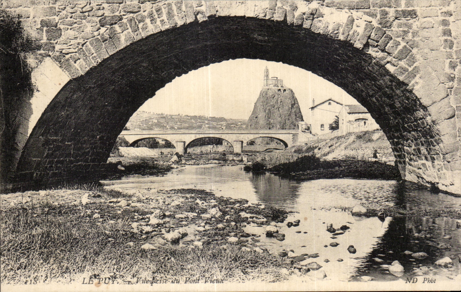 CPA Le Puy Vue prise du Pont Vieux