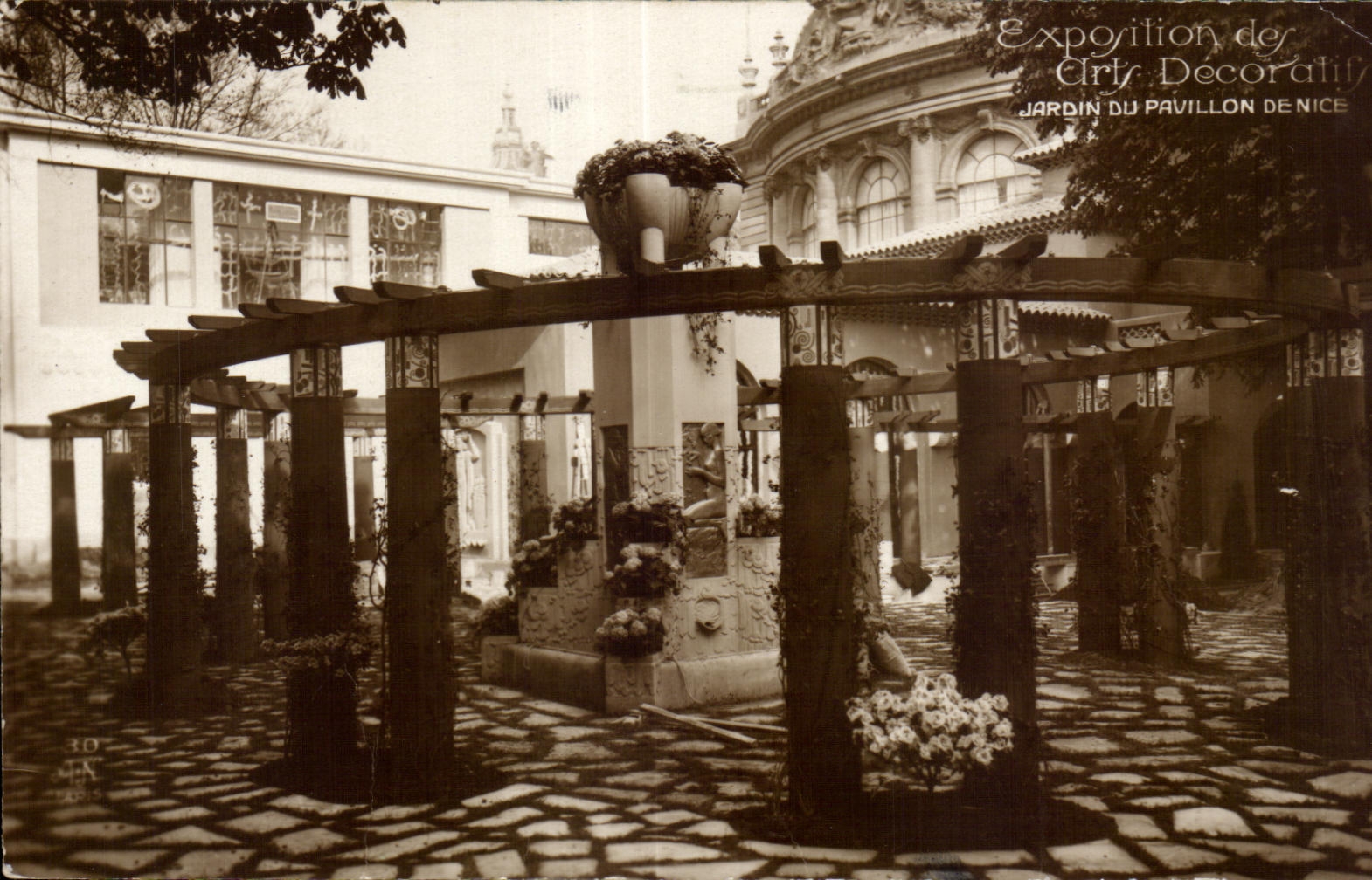 CPA Exposition des arts Decoratifs Jardin du pavillon De Nice