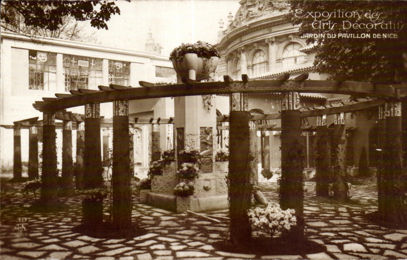 CPA Exposition des arts decoratifs jardin du pavillon de Nice