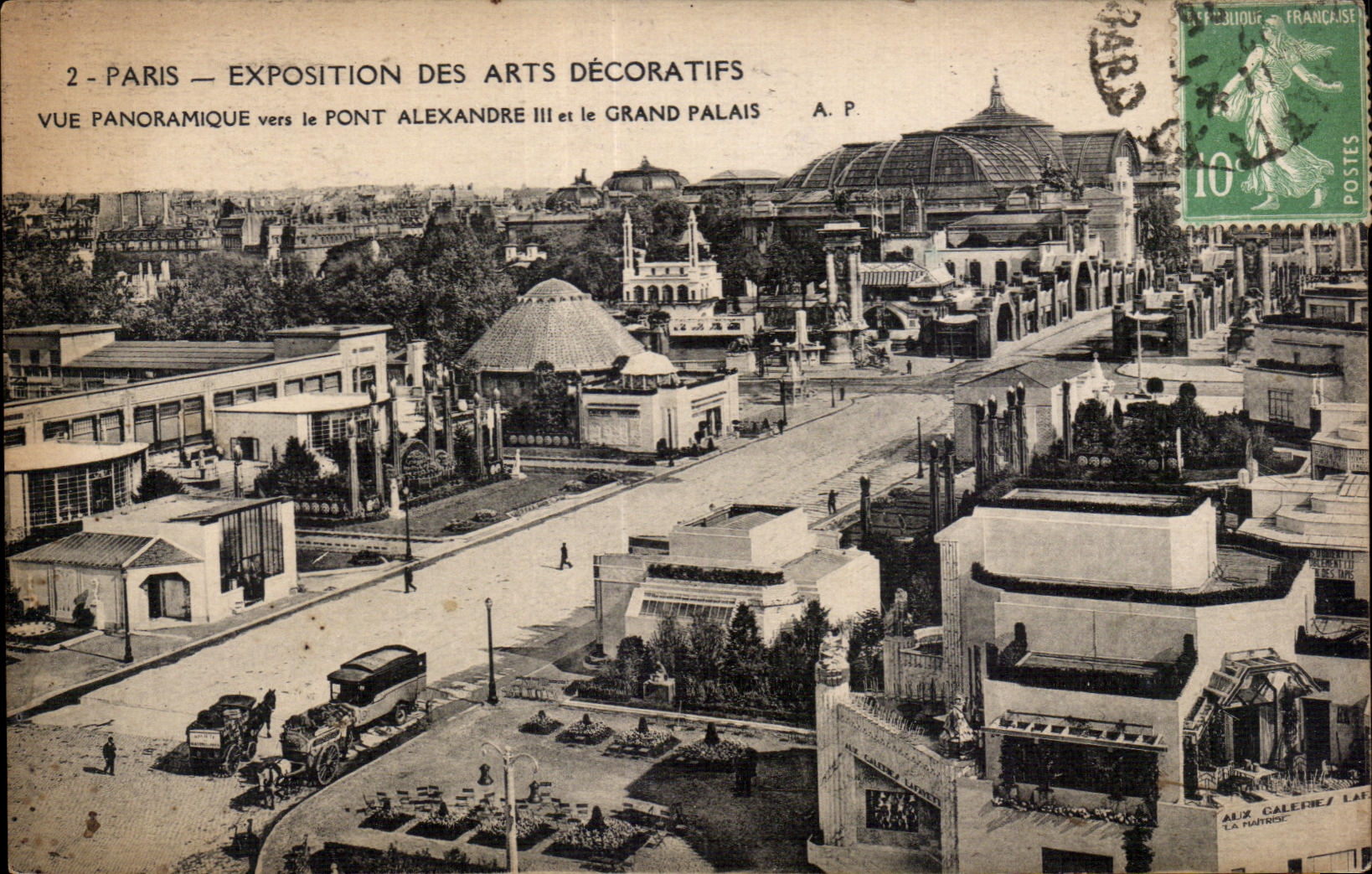 CPA Paris - Exposition des arts decoratifs Vue Panoramique vers le Pont Alexandre III er le Grand Palais