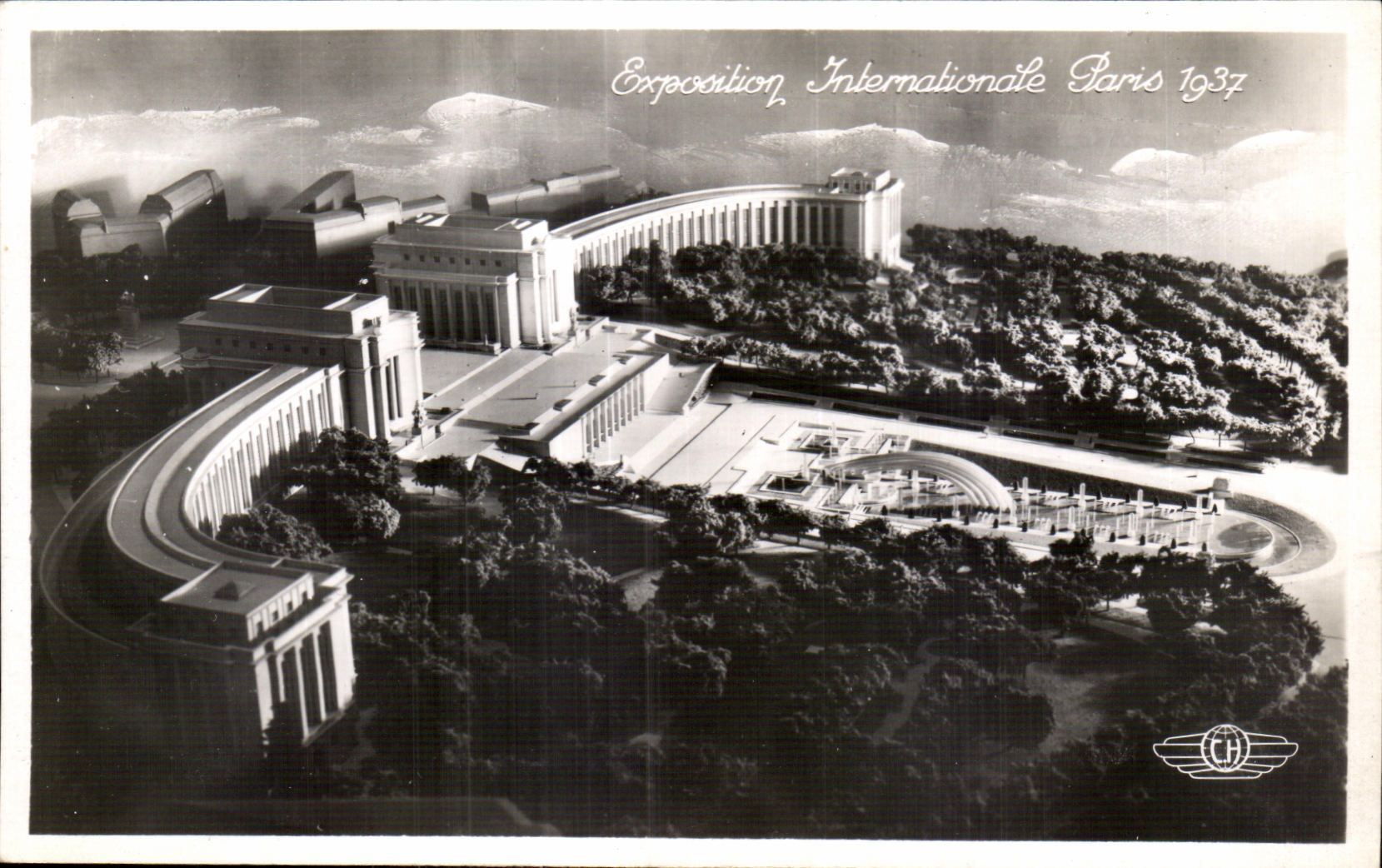 CPA Exposition Internationale Paris 1937 le palais du trocadero et les bassins