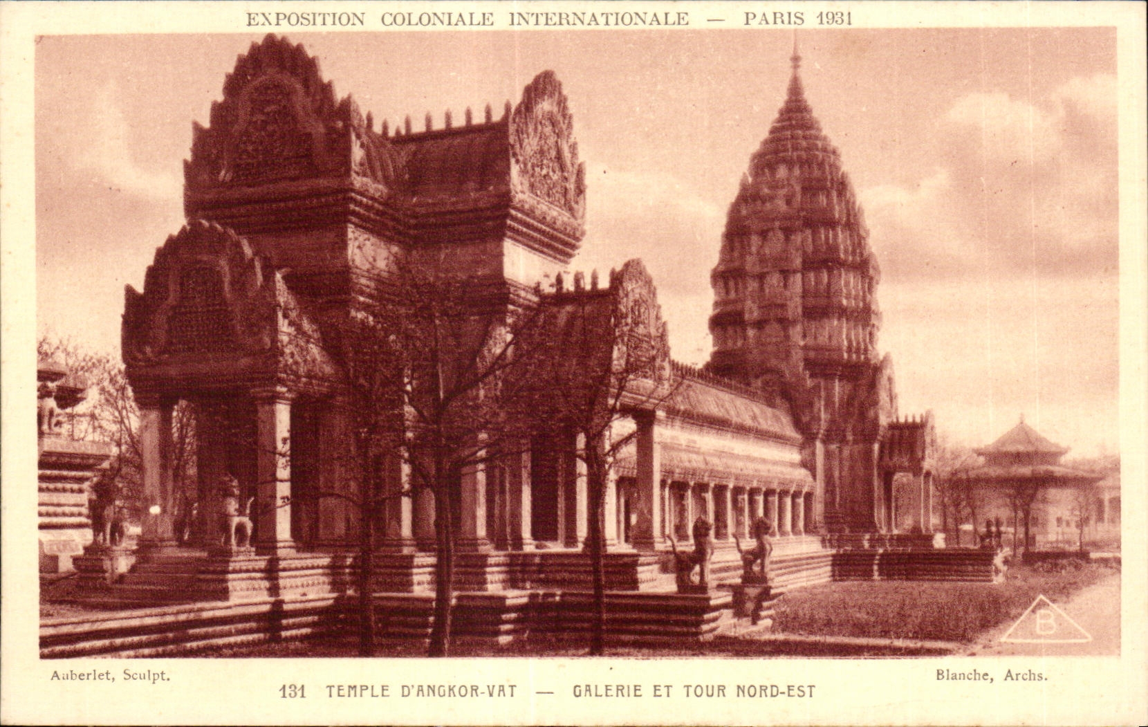 CPA Exposition Coloniale Internationale Paris temple d angkor vat galerie et touir nord est