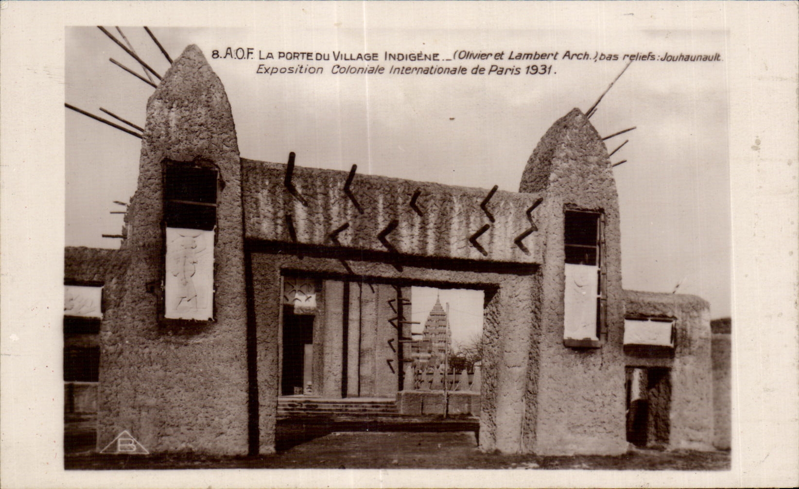 CPA Exposition Coloniale Internationale Paris 1931 A O F La porte du village Indigene