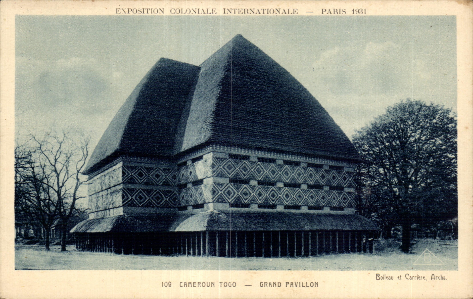 CPA Exposition coloniale internationale Paris 1931 Cameroun Touo Grand Pavillon