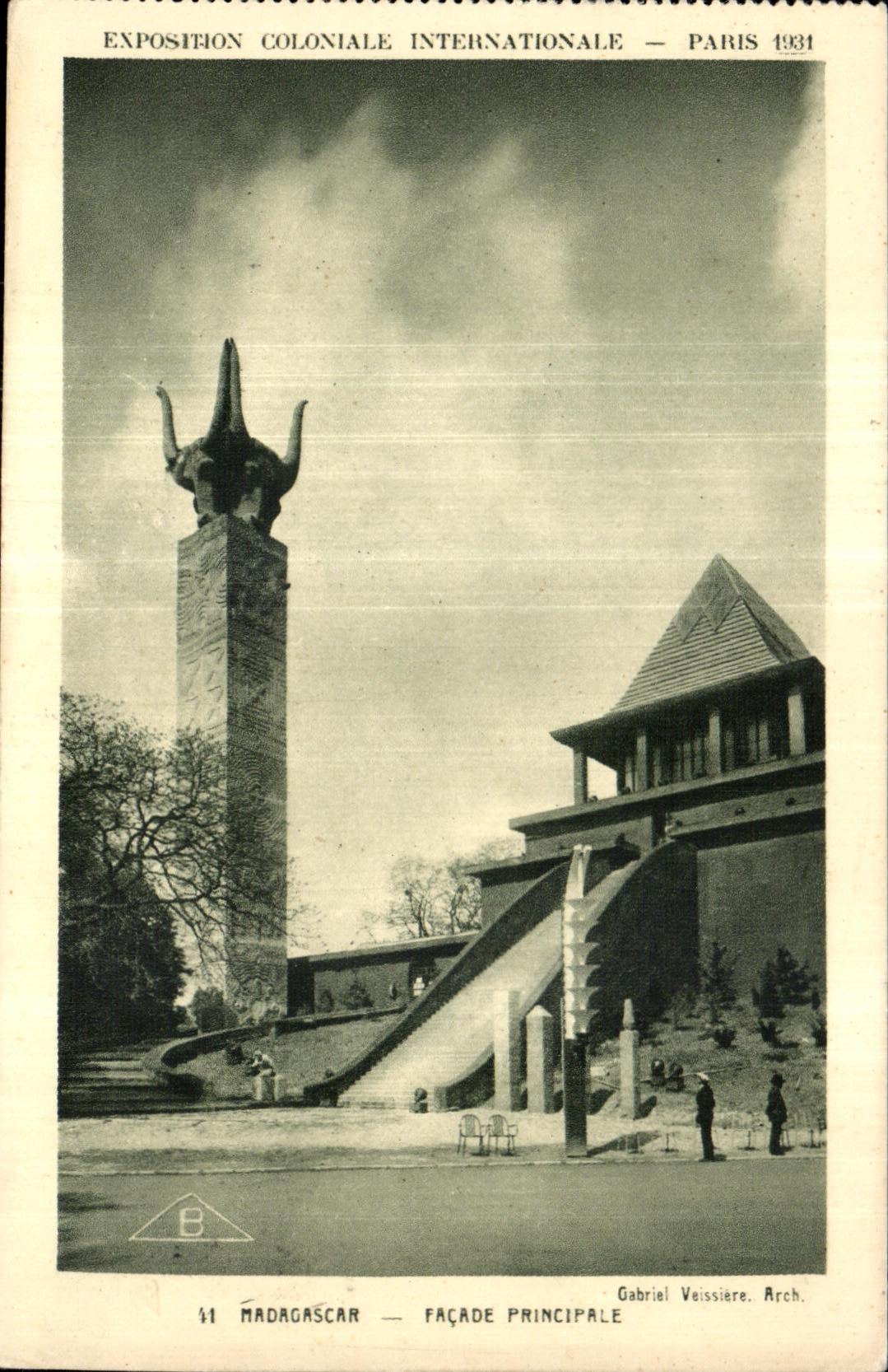 CPA Exposition Coloniale Internationale de paris madagascar facade pnincipale