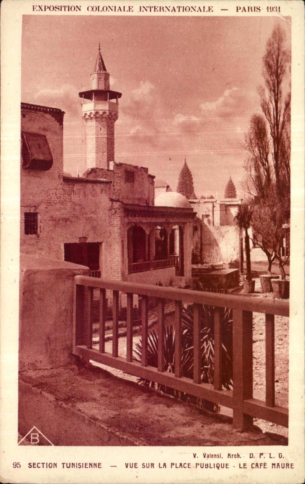 CPA Exposition Coloniale Internationale De Paris section tunisienne vue sur la place publique le cafe maure