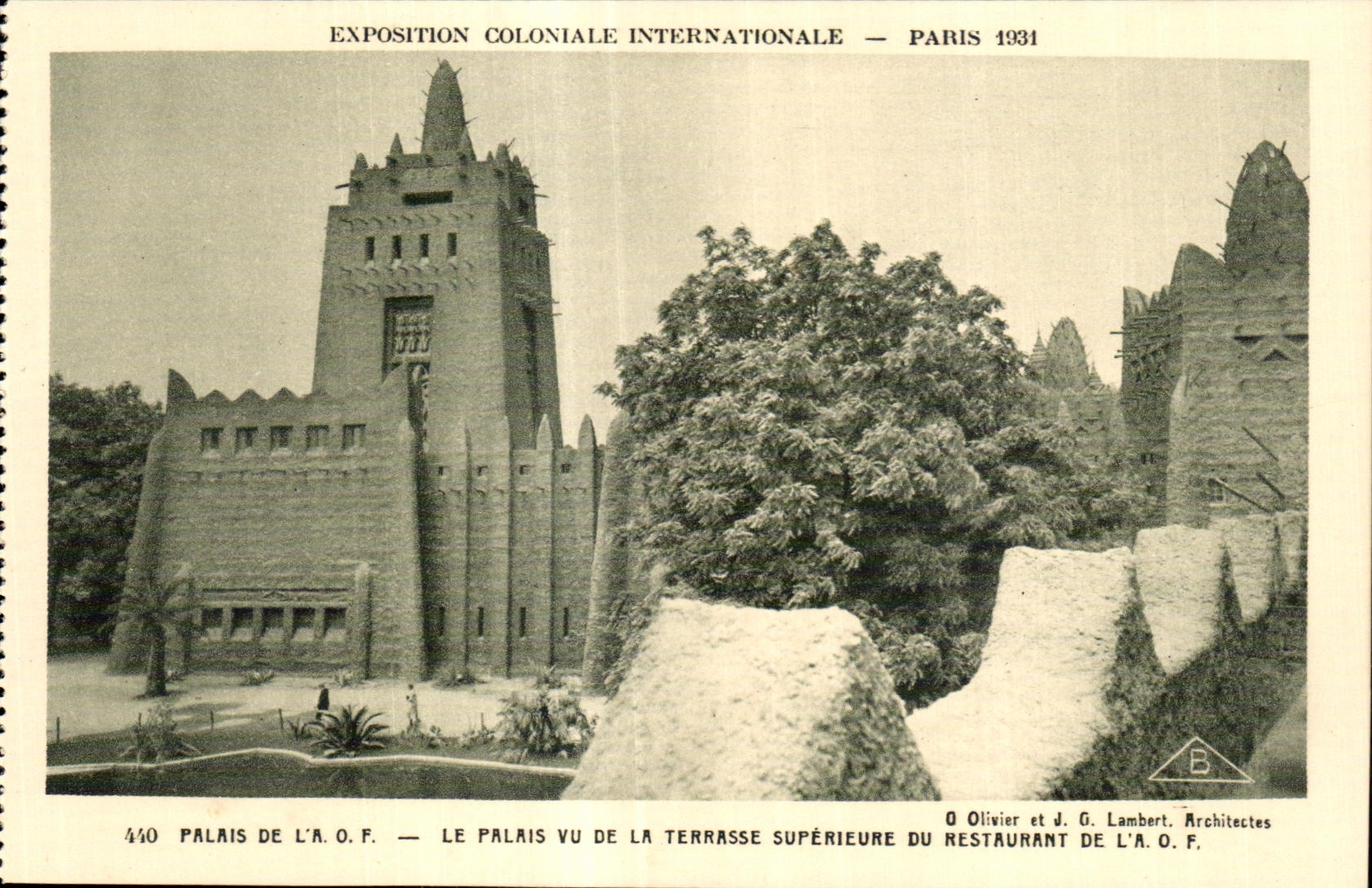 CPA - Exposition Coloniale Internationale - Palais de l A O F - Le Palais vu de la Terrase superieure du Restaurant de 