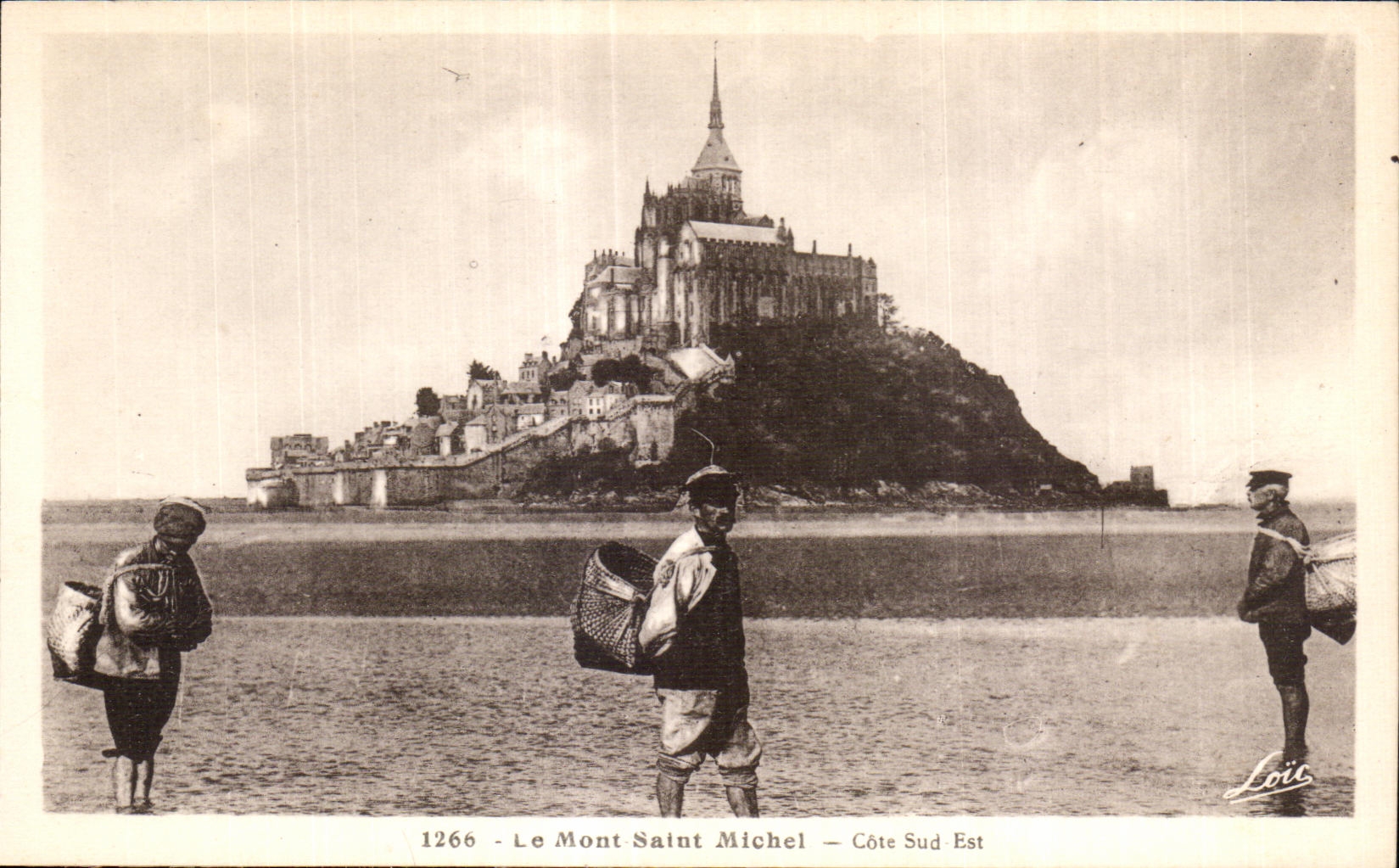 CPA le mont saint michel cote sud est Pecheurs de moules