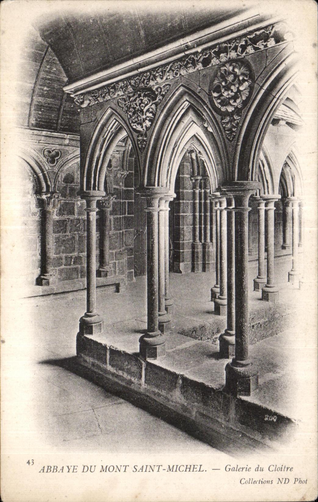 CPA Abbaye du mont saint michel Galerie du cloitre