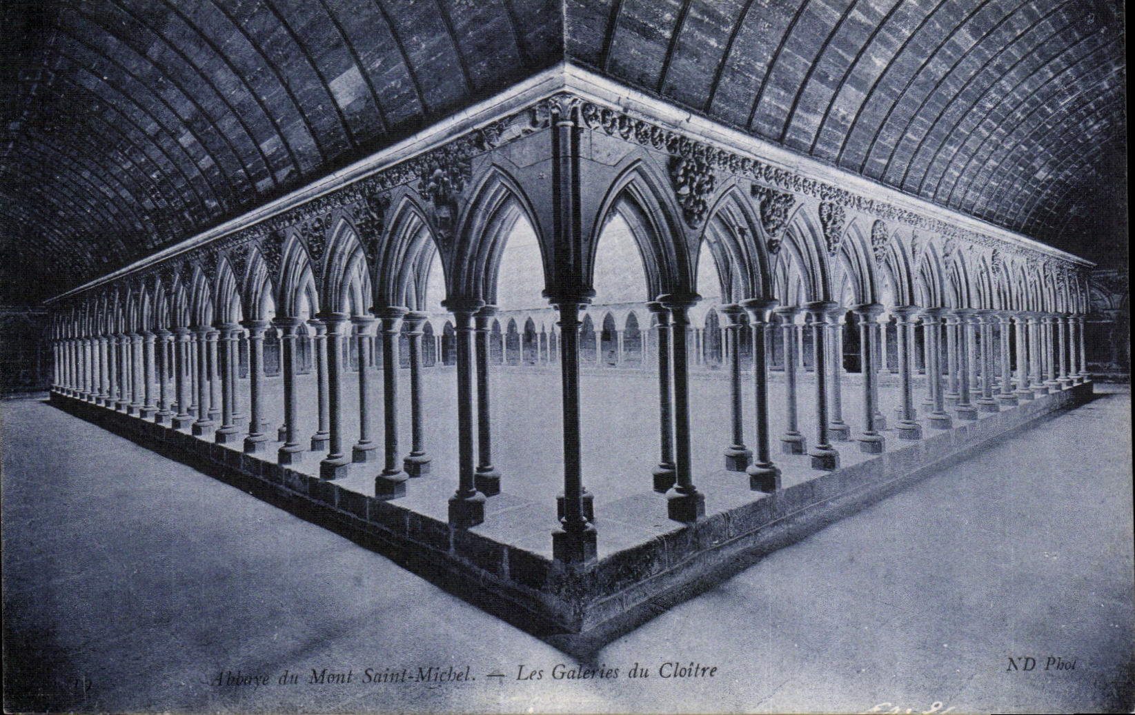 CPA Abbaye dy mont michel Les galeries du cloitre
