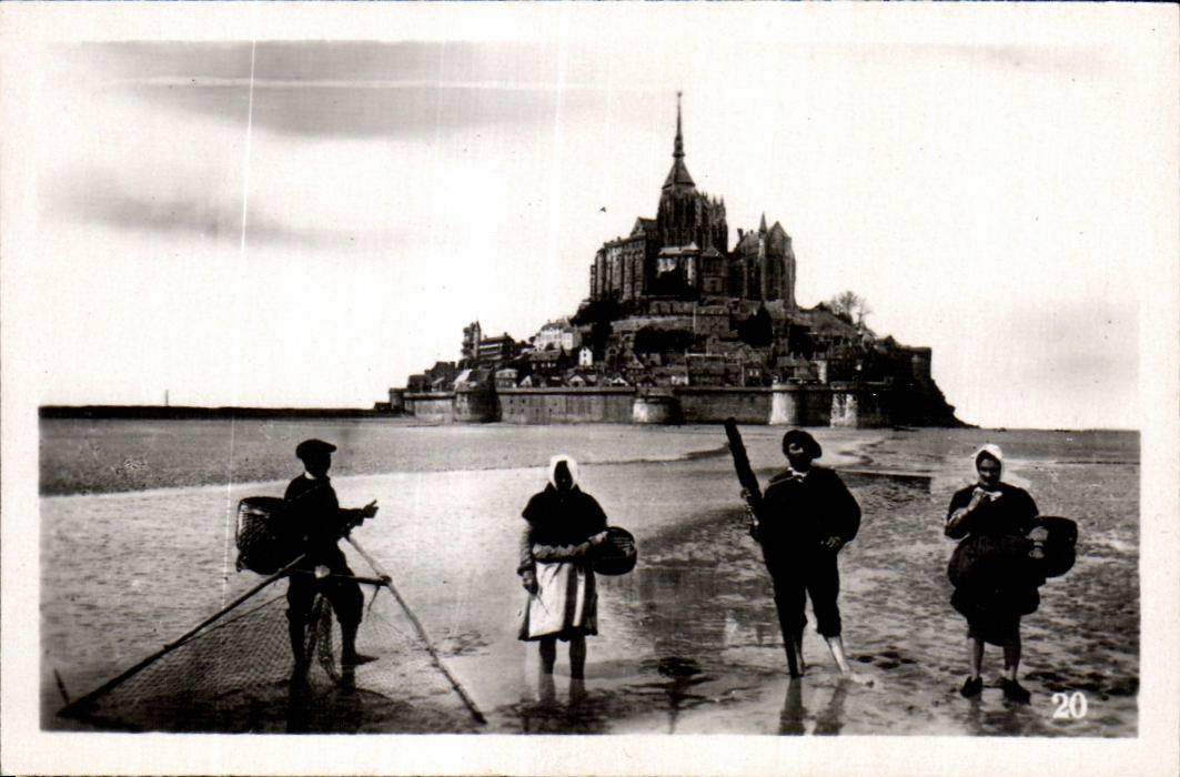 CPSM Mont Saint michel Pecheurs