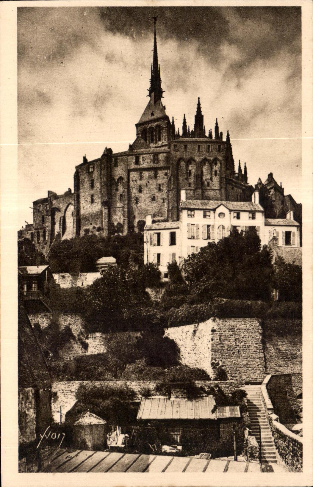 CPA Le mont st michel L abbaye vue des remparis