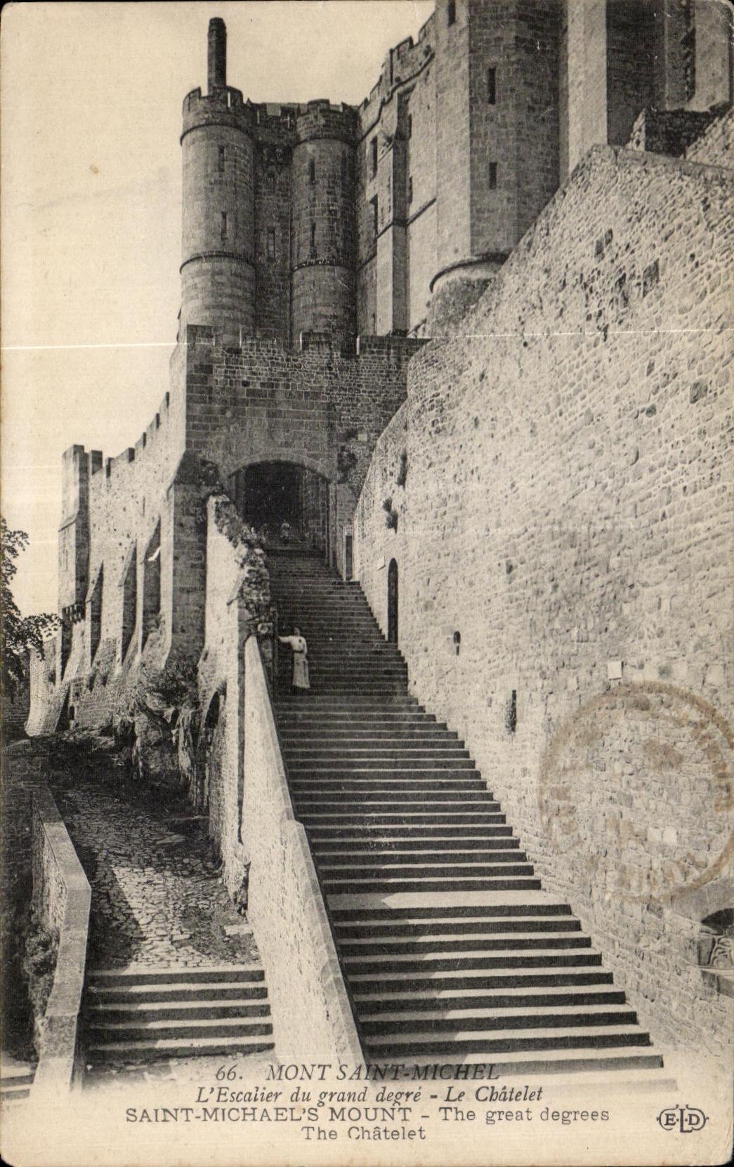 CPA L escalier du grand degre le chatelet Mont Saint Michel