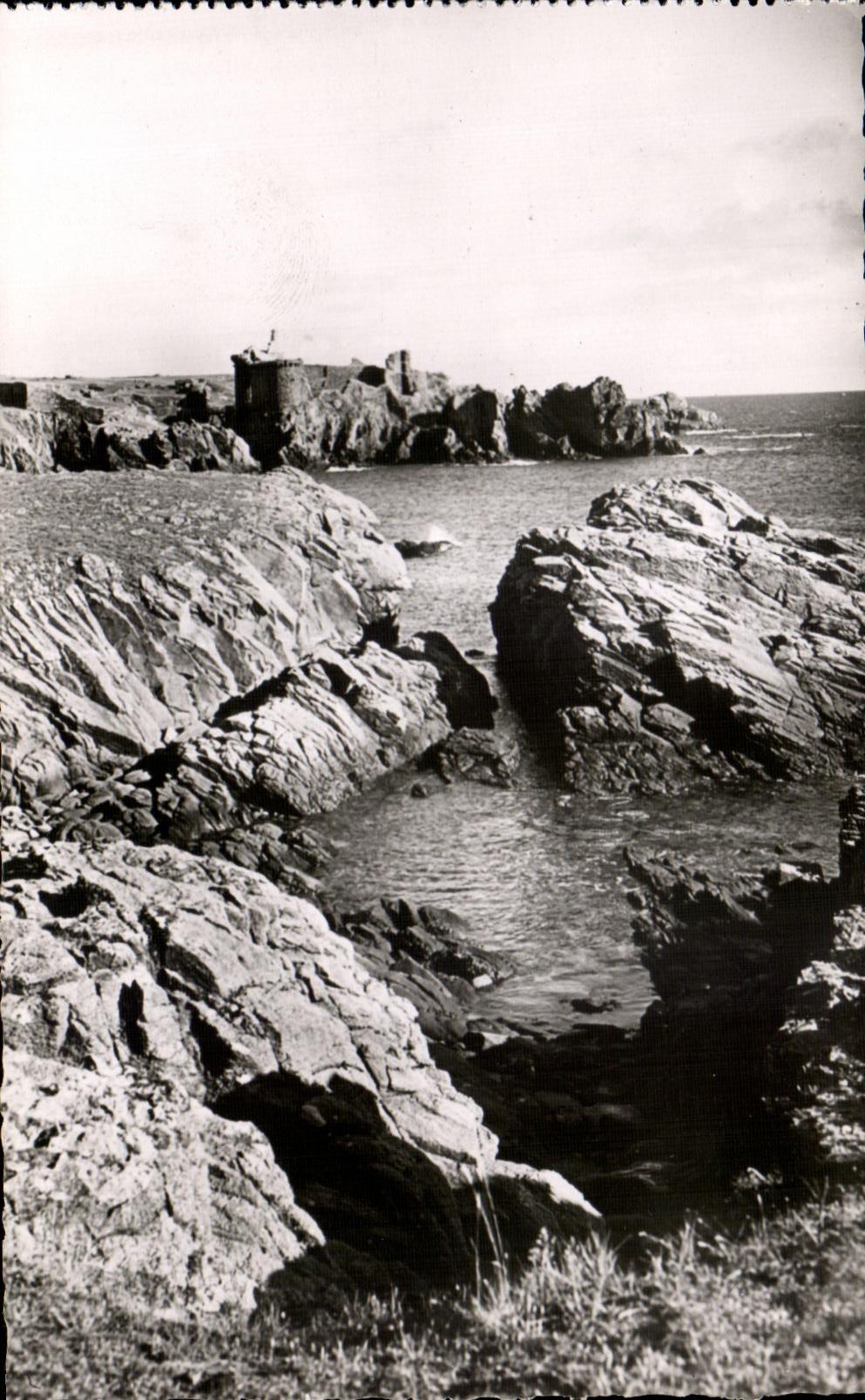 CPA Ile D Yeu La Cote Sauvage et Vieux Chateau