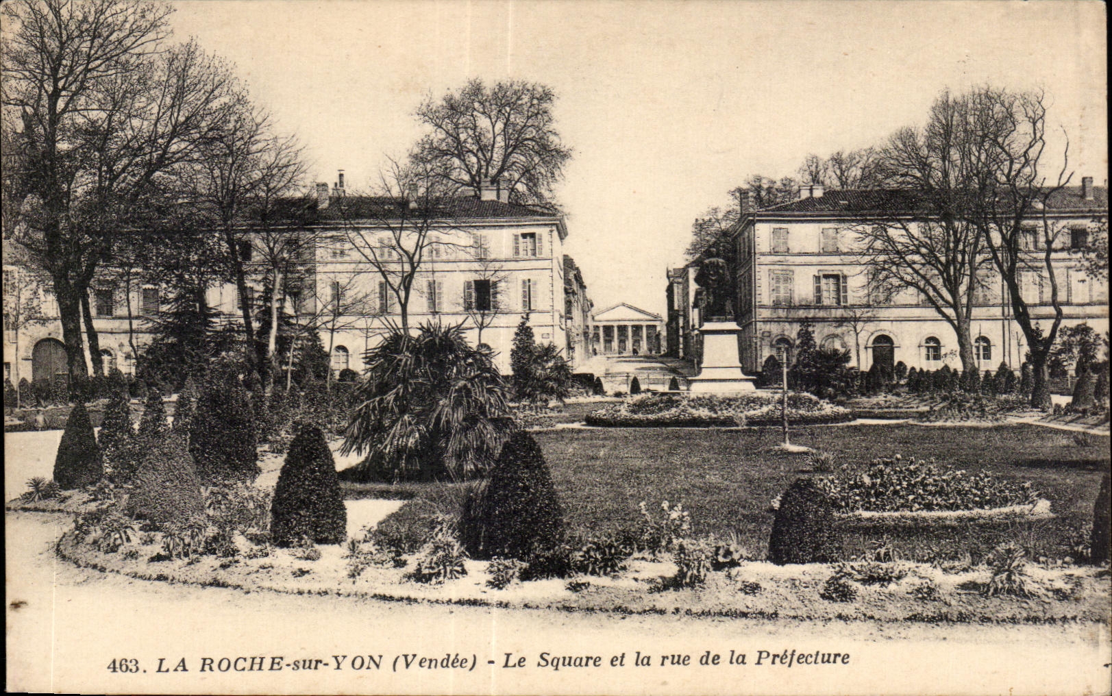 CPA the Rock on Yon (the Vendee) the Public garden and the street of the Prefecture