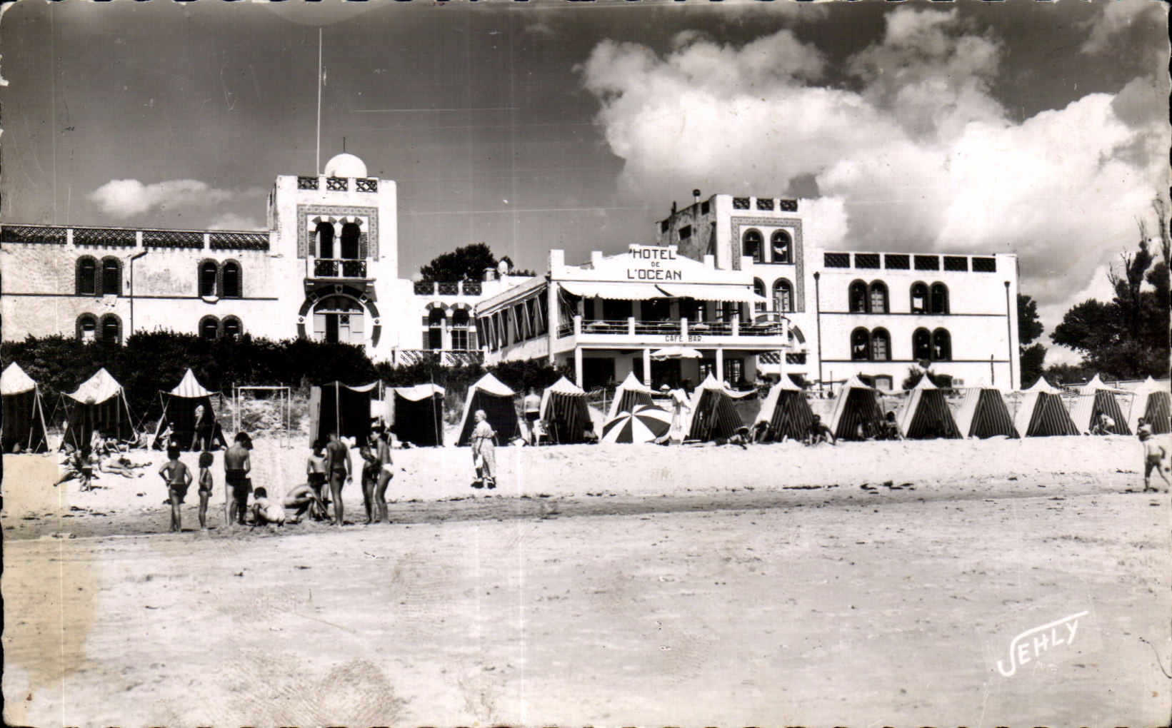 CPSM La Tranche Sur Mer L Hotel de I Ocean sur la Plage