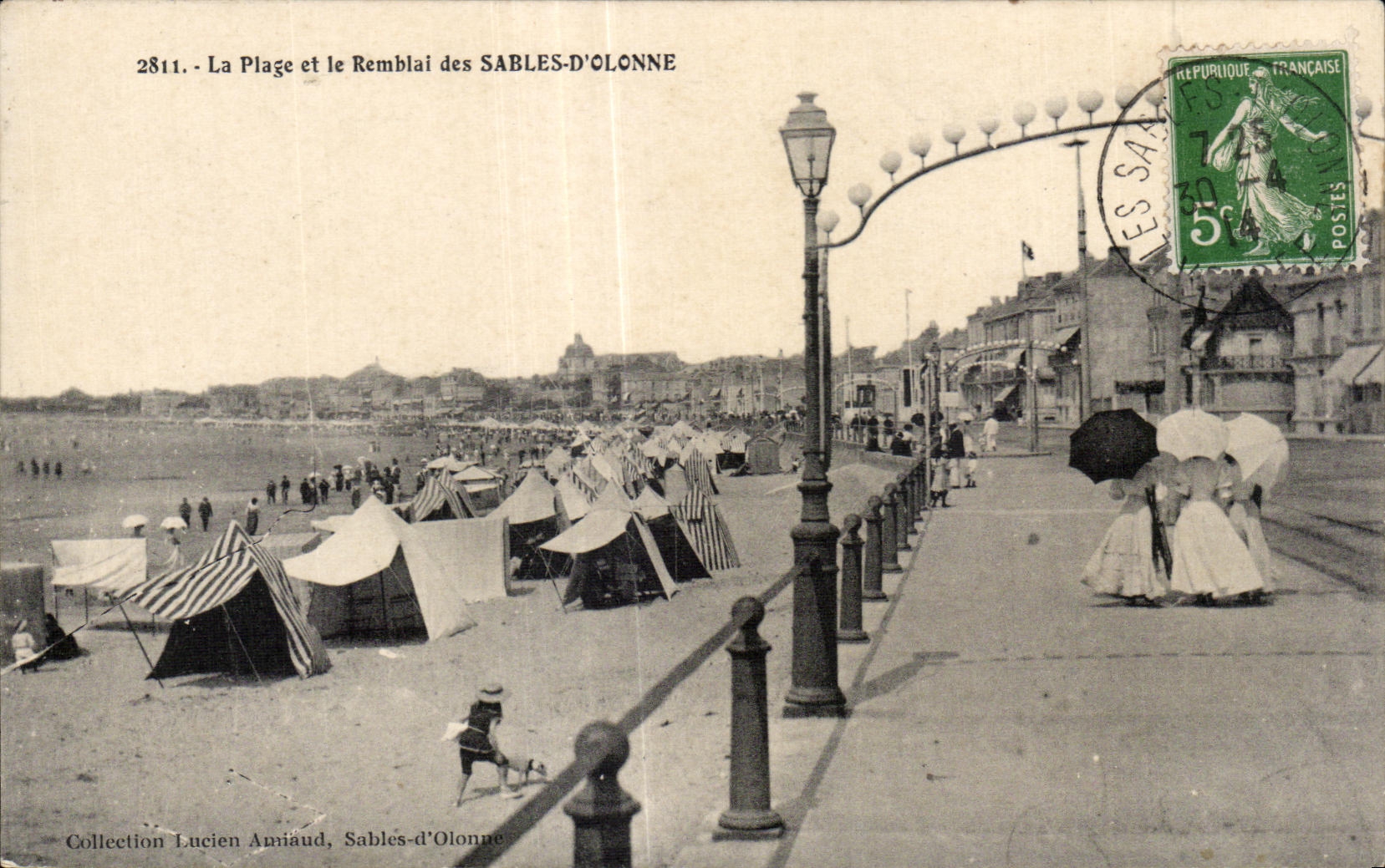 CPA enarena el olonne la playa y el terraplen de las arenas Olonne