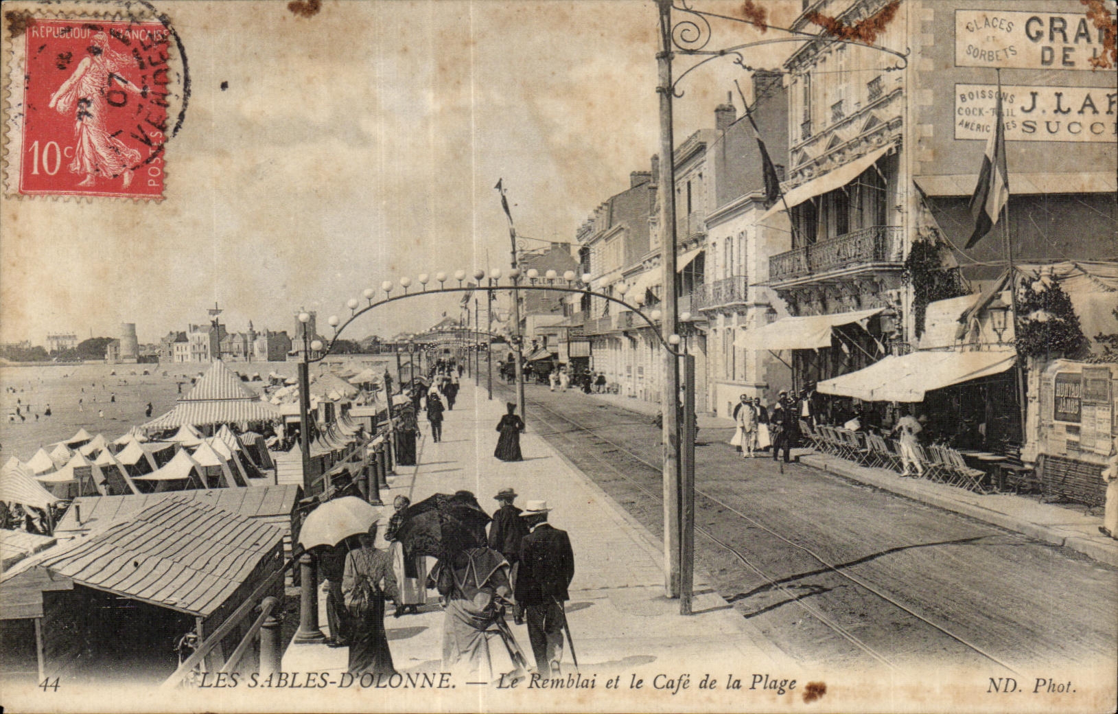 CPA enarena el olonne el terraplen y el cafe de la playa