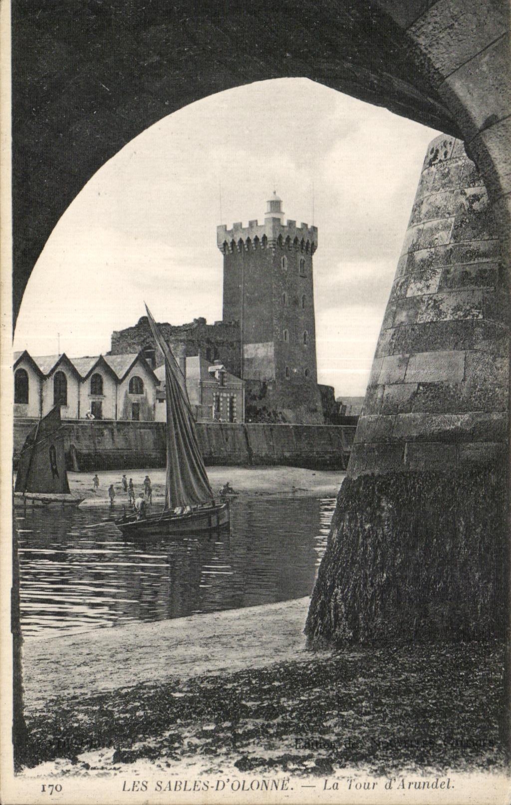 CPA sands Olonne the tower Arundel Boat