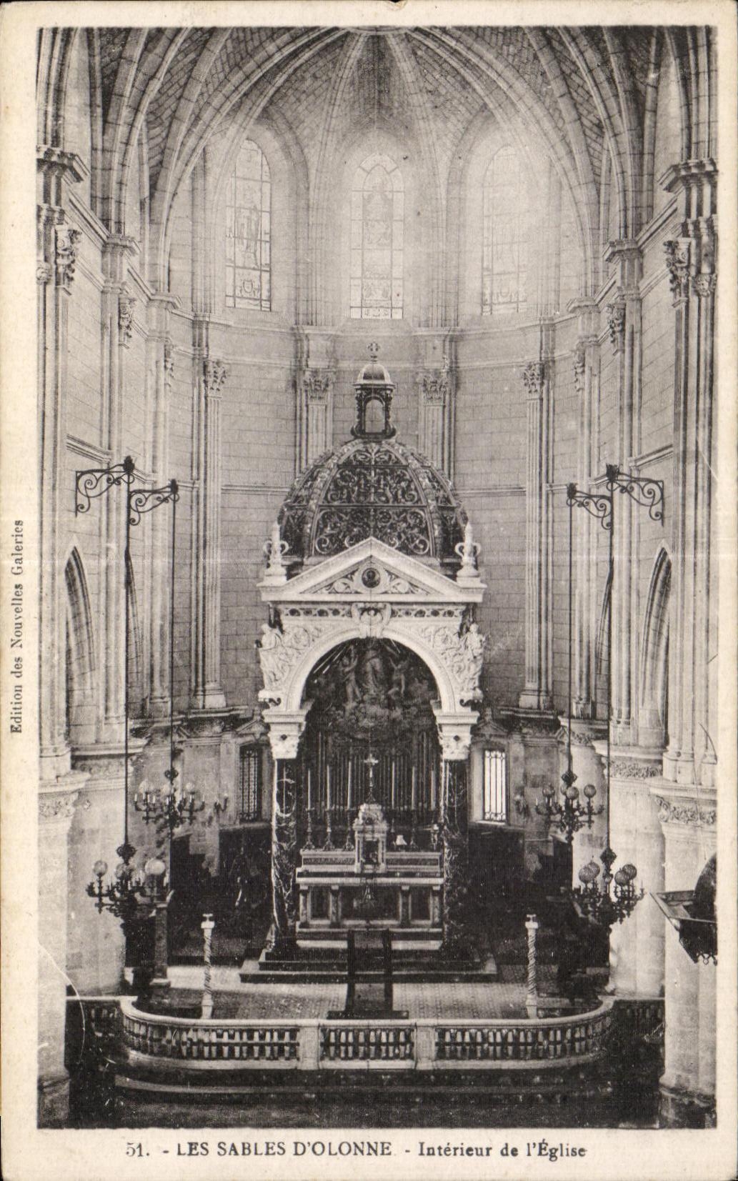 CPA sands Interior Olonne of church