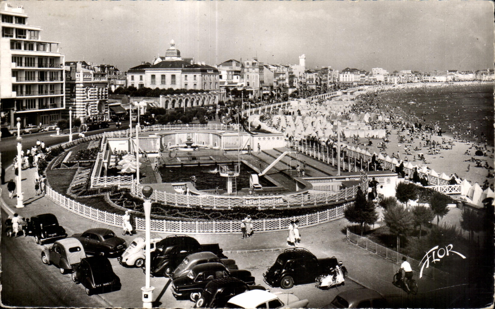 CPA sands Olonne the beach and the swimming pool
