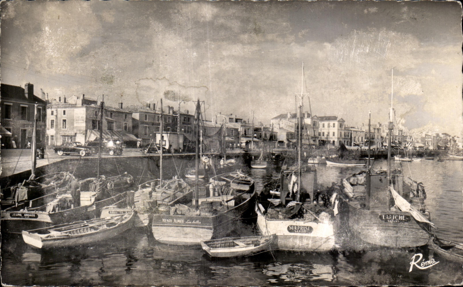 CPA sands Olonne the port Bateux Surprised Henri Aimee