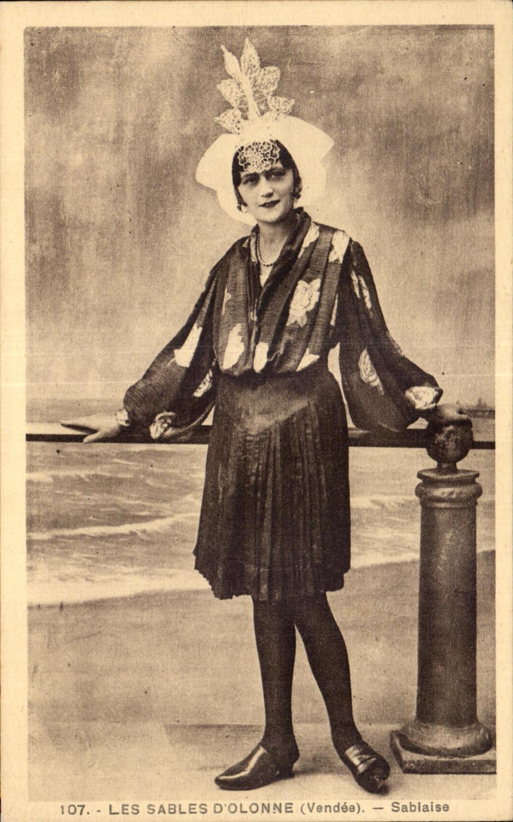 CPA Sands Olonne the Vendee Sablaise Folklore Costume