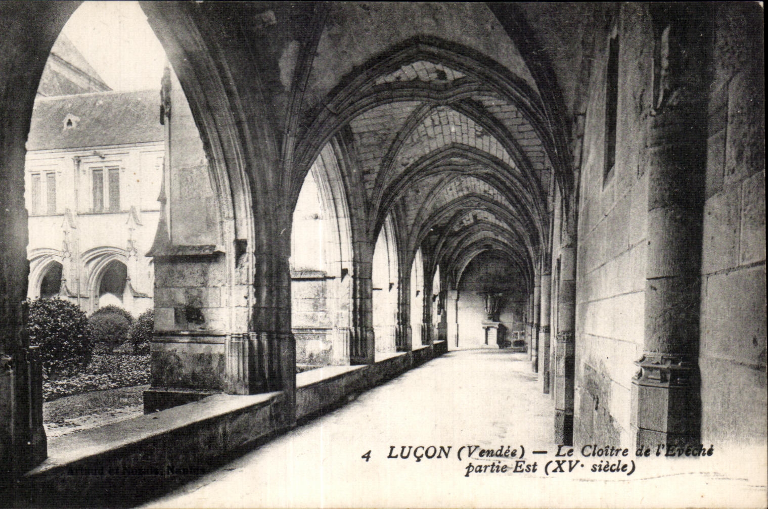 CPA Lucon Vendee le cloitre de l eveche