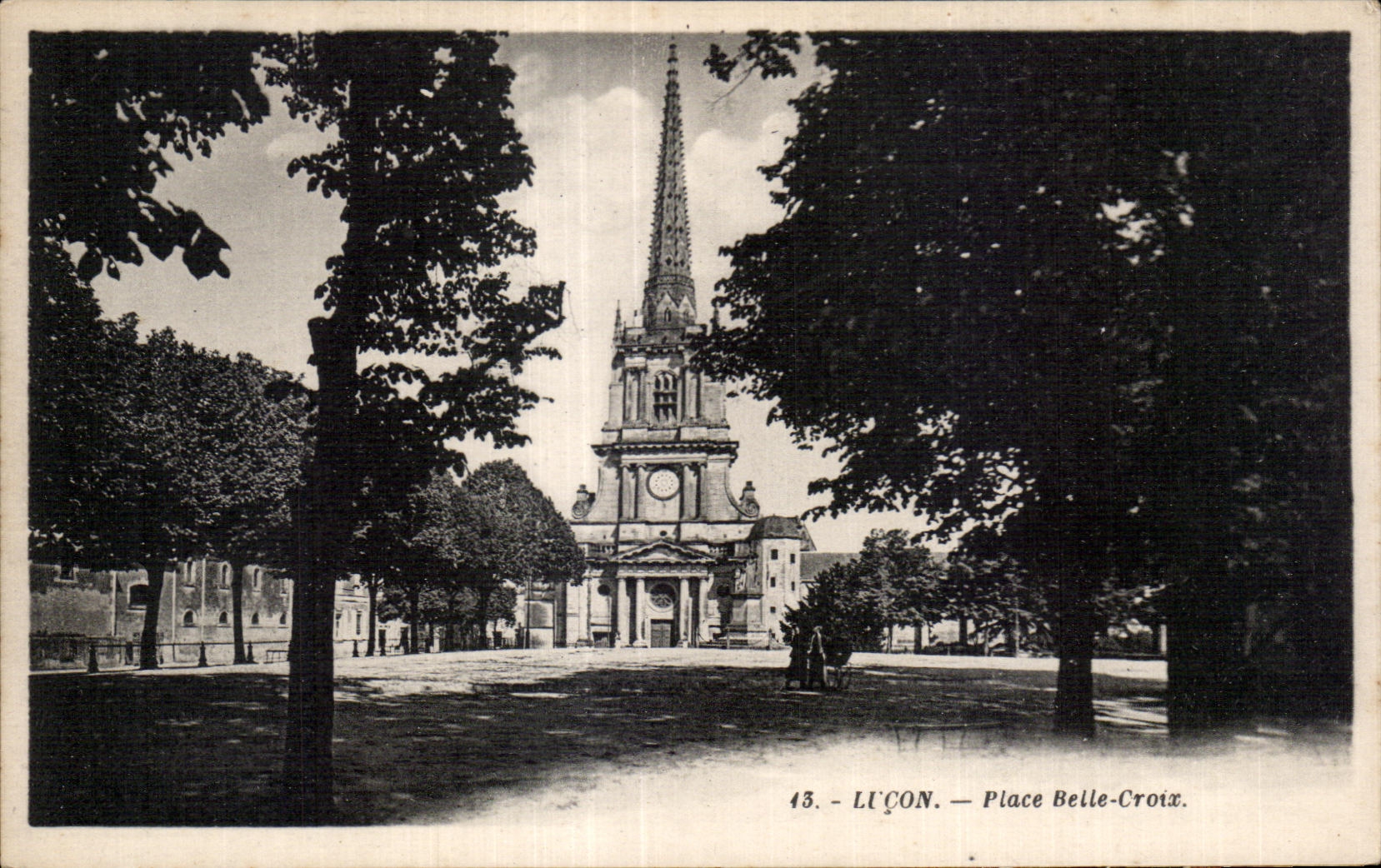 CPA Lucon place belle croix