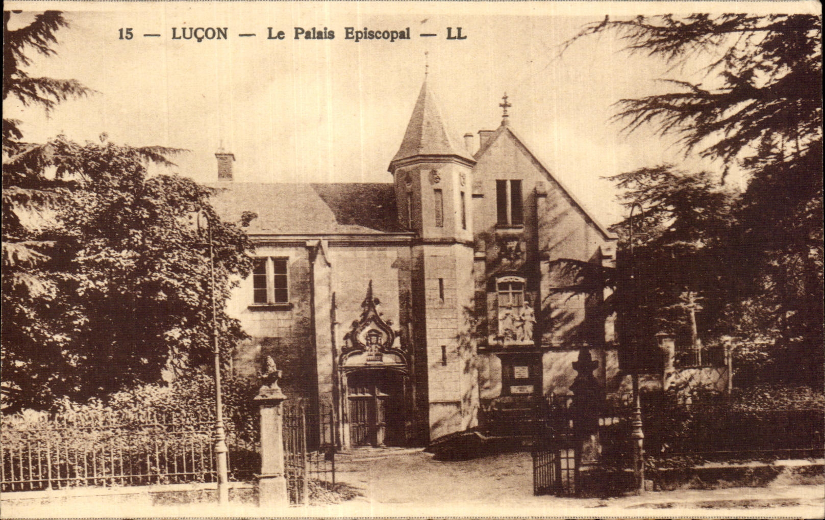 CPA Lucon le palais Episcopal
