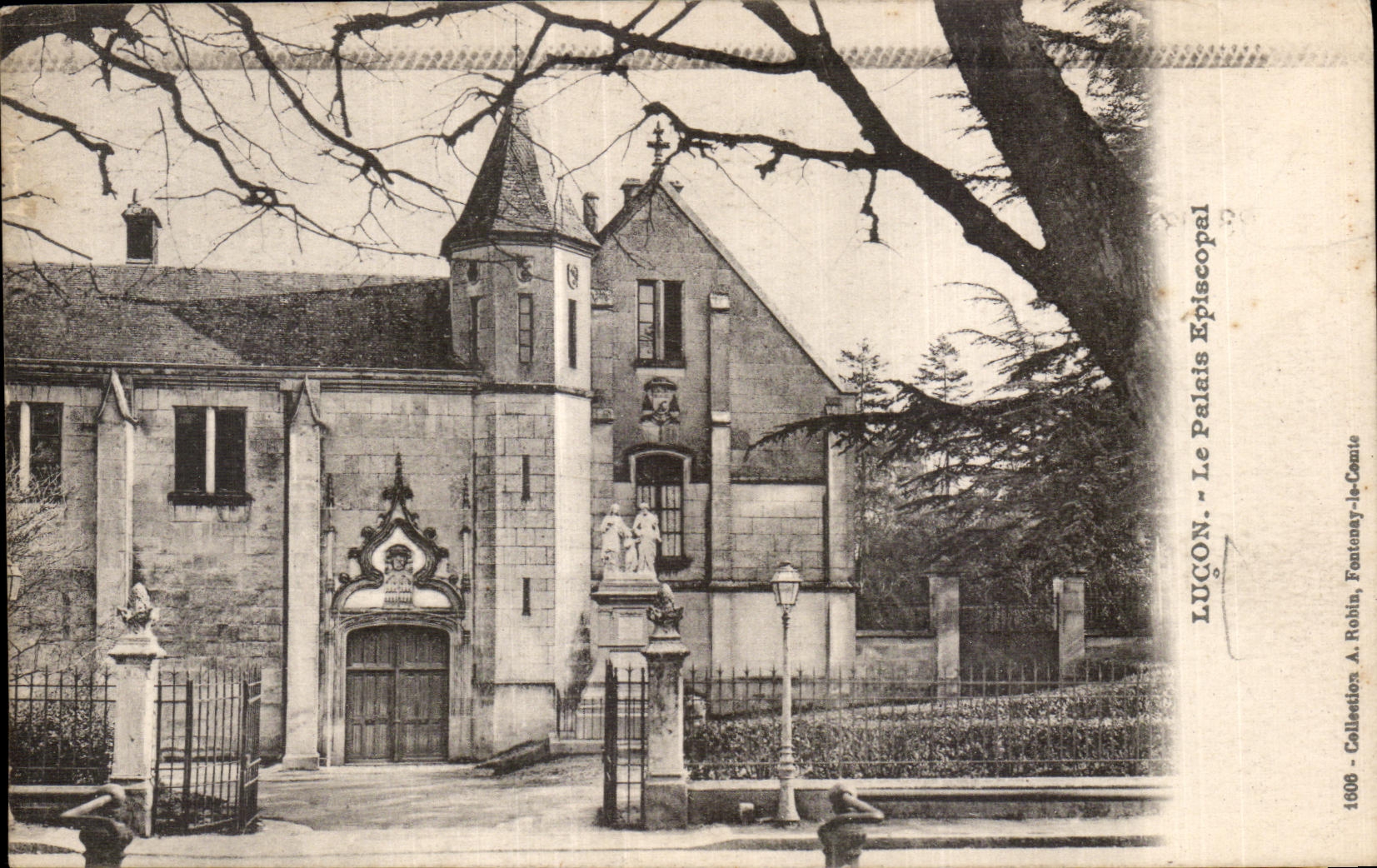 CPA Lucon le palais episcopal